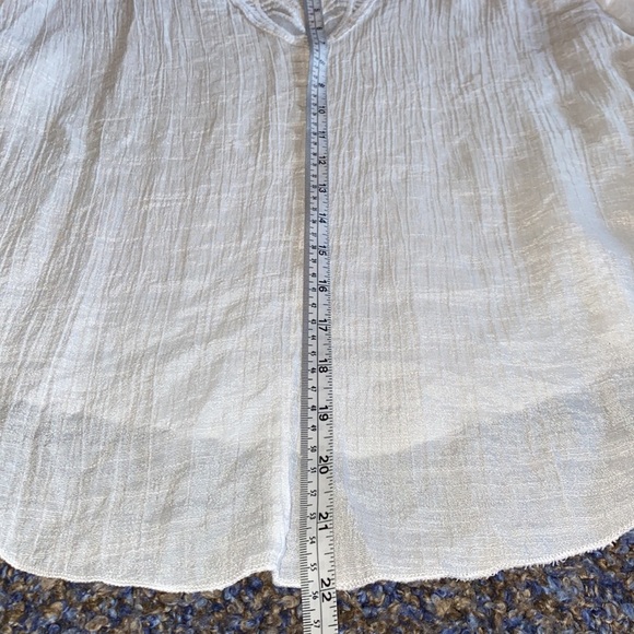 Adorable Boho gauzy white blouse with bell sleeves. Soft flowy fabric. - Picture 8 of 8